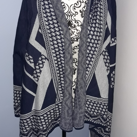 Dana Buchman Sweaters - Dana Buchman Novelty Poncho
